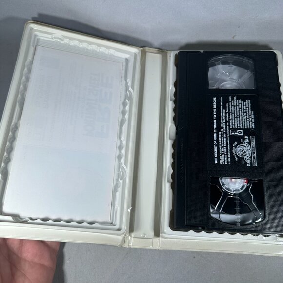 The Secret Of NIMH 2 Timmy To The Rescue VHS 1998 Dom DeLuise MGM Family - Picture 3 of 3